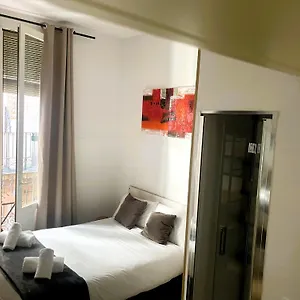 https://hostal-la-palmera.topbarcelonahotels.com